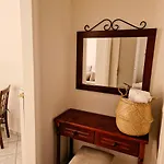 Hopperstay Syros