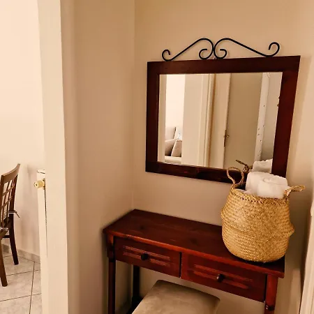 Hopperstay Syros